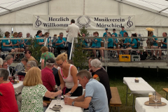Sonntagmorgen Frühschoppen mit dem Musikverein Mörschied